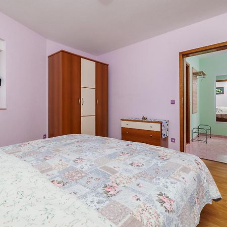 דראמליי Apartments Djusi מראה חיצוני תמונה