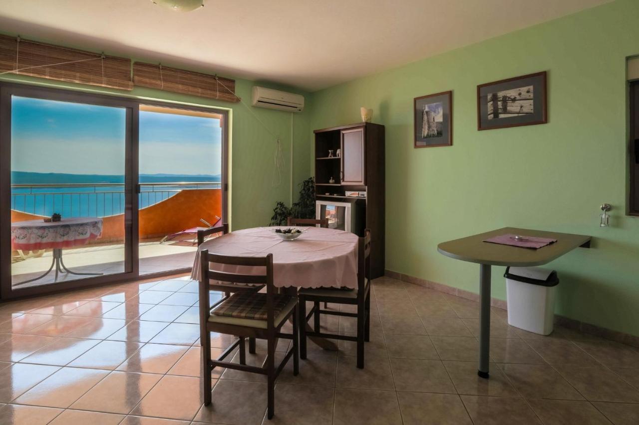 דראמליי Apartments Djusi מראה חיצוני תמונה