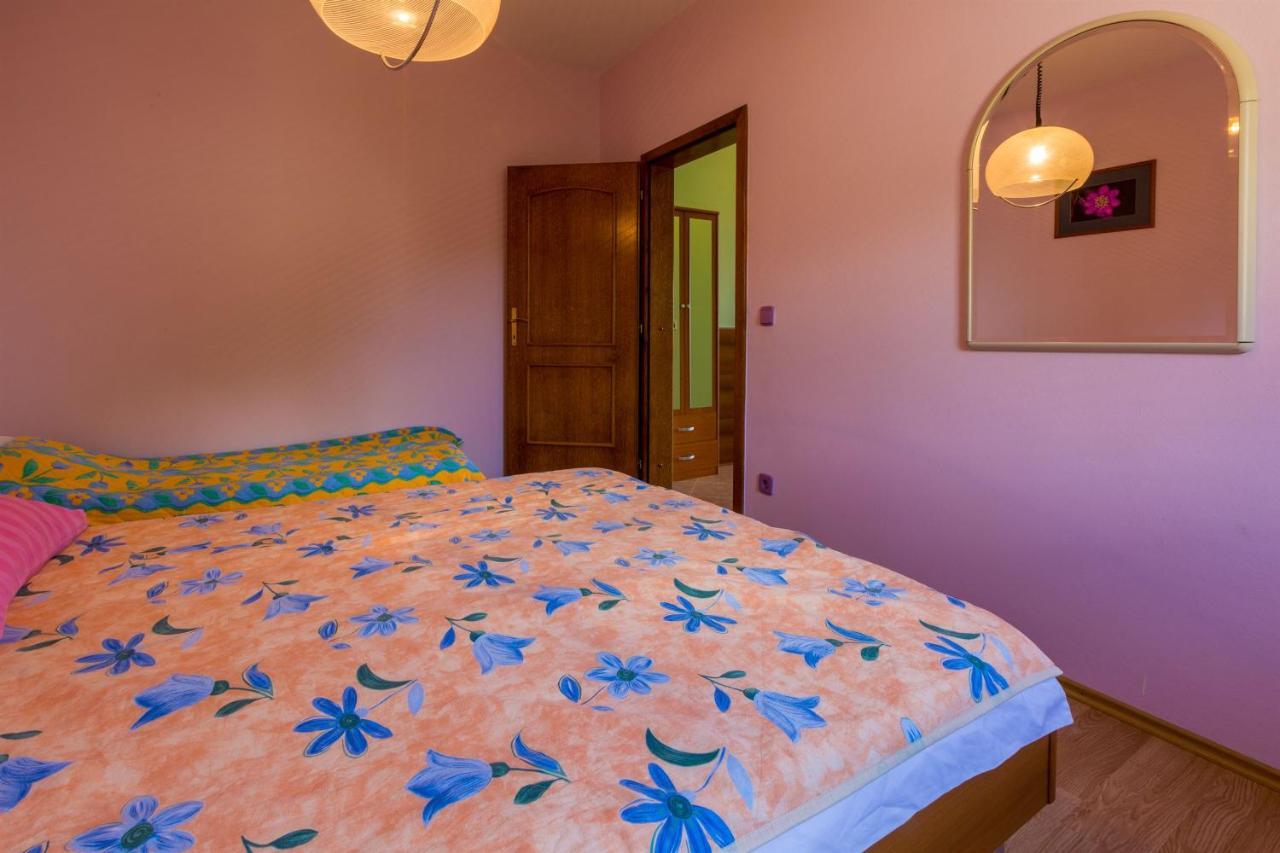 דראמליי Apartments Djusi מראה חיצוני תמונה