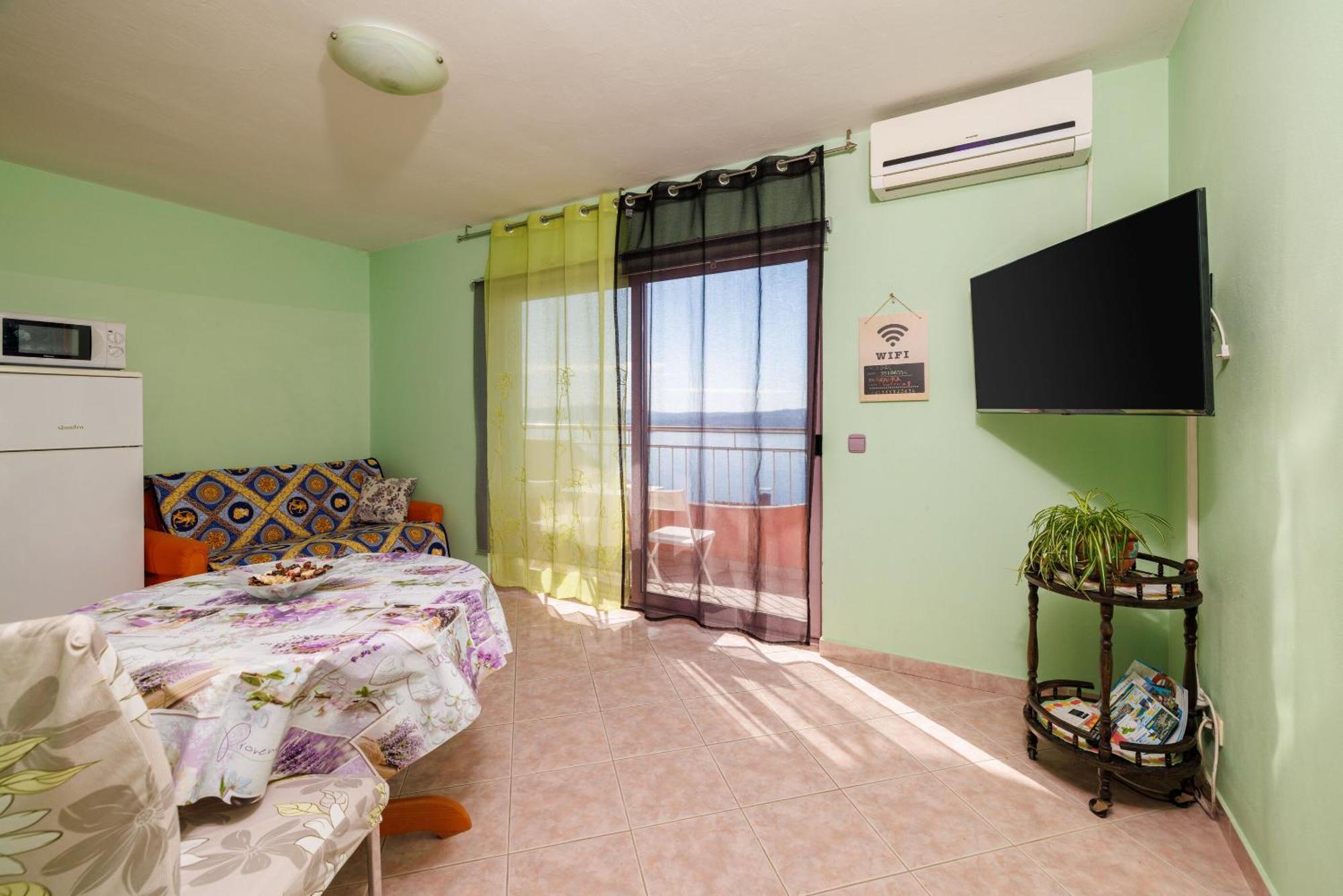 דראמליי Apartments Djusi מראה חיצוני תמונה