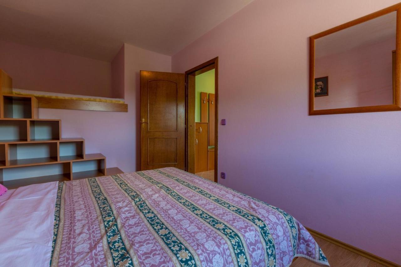 דראמליי Apartments Djusi מראה חיצוני תמונה